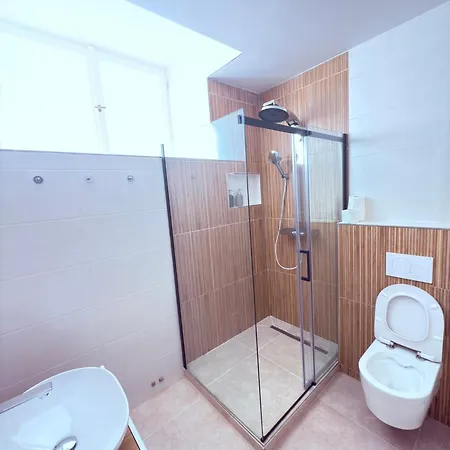 Διαμέρισμα Cosy Cave Station In 5 *