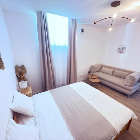 Cosy Cave Station In 5 * Praag